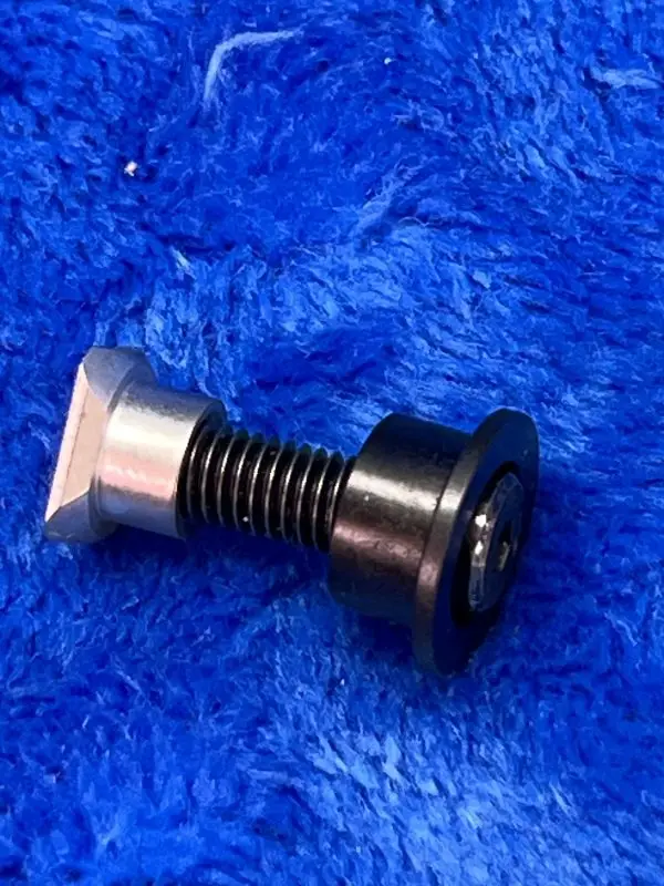 Contendere Top Hat Assembly